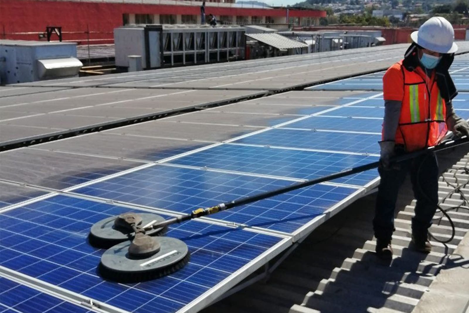 MantenimientoDePanelesSolares