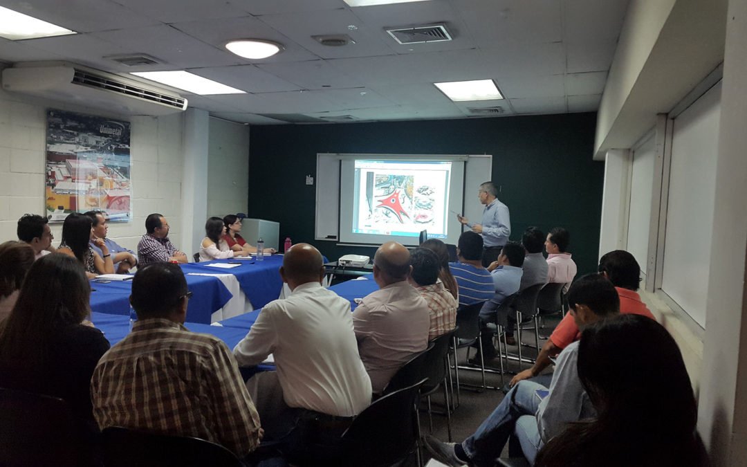 Capacitación en tendencias de fachadas y techos arquitectónicos