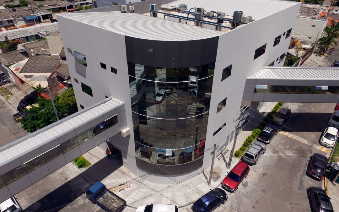 Control solar en fachadas, puertas y ventanas